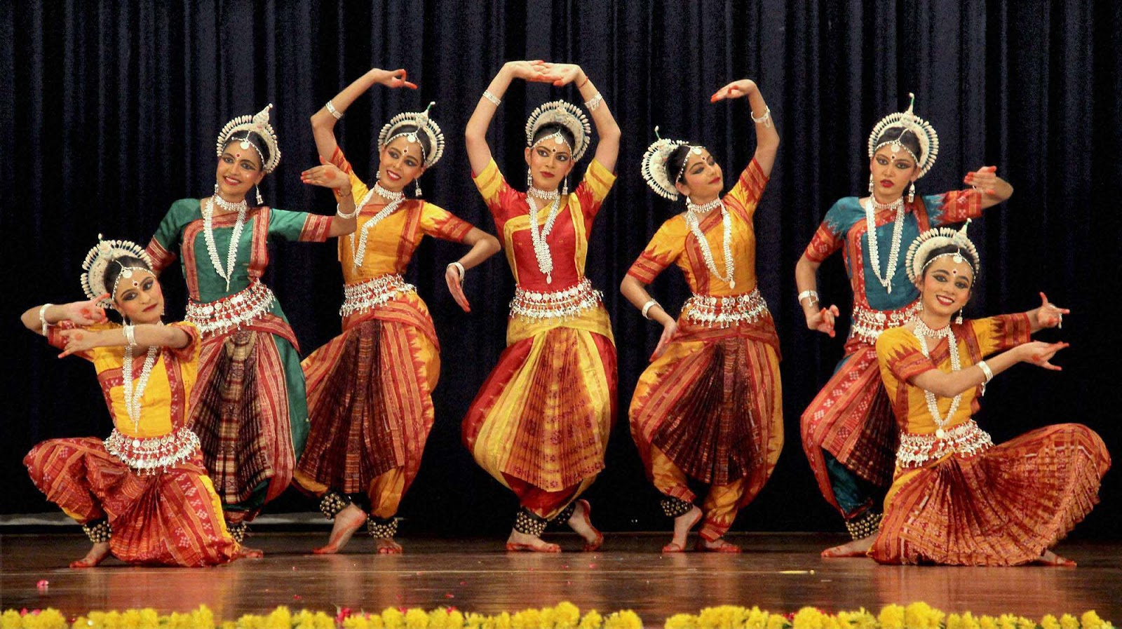 cultural dances of india - Horizon Travel Worldwide